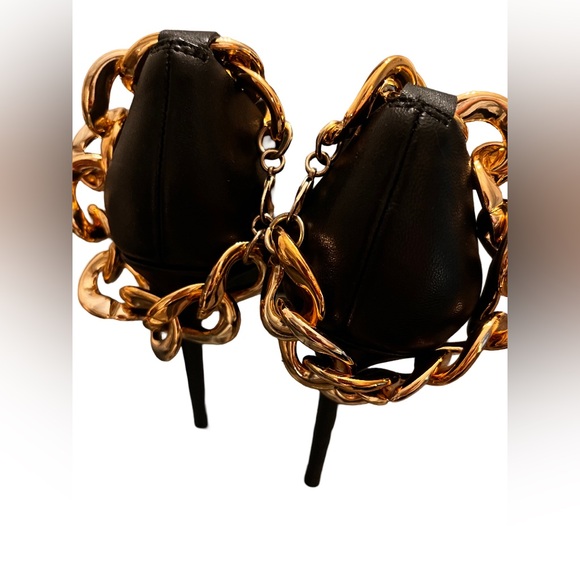 Steve Madden black stiletto’s with golden chains around ankles - Picture 2 of 3
